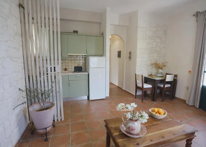 Ampelia Kythira * Livádi Kithíron