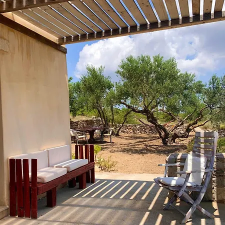 Ampelia Kythira * Livadi (Kythira)