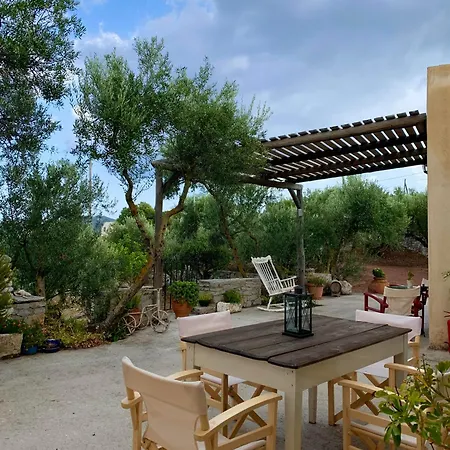 Ampelia Kythira * Livadi (Kythira)