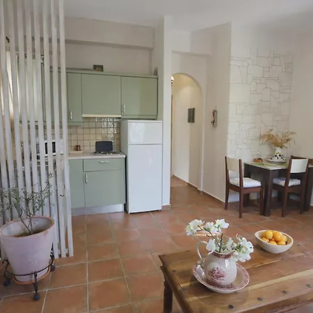 Ampelia Kythira * Livadi (Kythira)