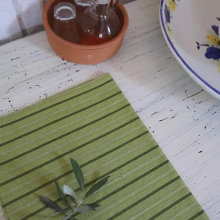 Ampelia Kythira *