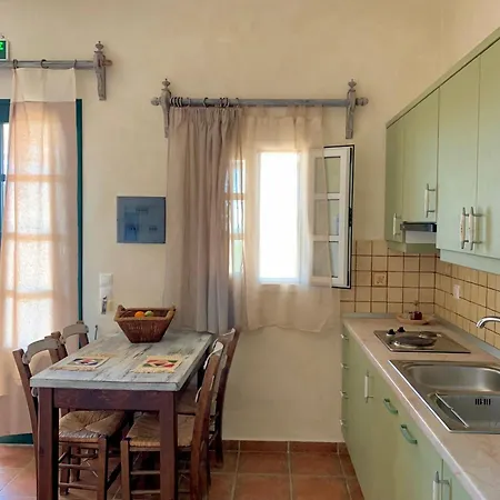 Ampelia Kythira * Livadi (Kythira)