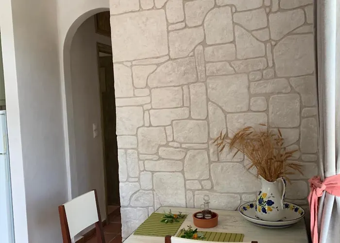 Ampelia Kythira * Livadi (Kythira)